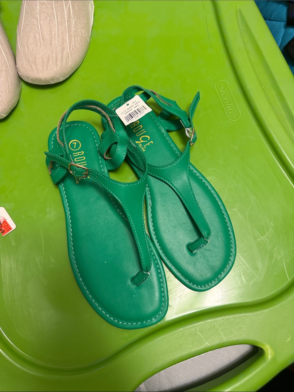 Rouge Helium Women’sTeal Green T-Strap Sandals